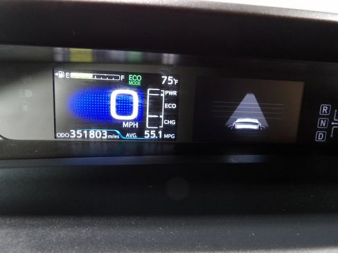 Used 2019 Toyota Prius LE FWD image 16