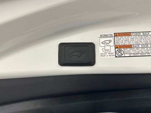 Used 2018 Toyota RAV4 Limited w/ Carpet Mat Package image 20