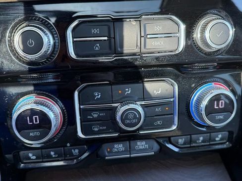 Used 2021 GMC Yukon Denali w/ Denali Premium Package RWD image 21
