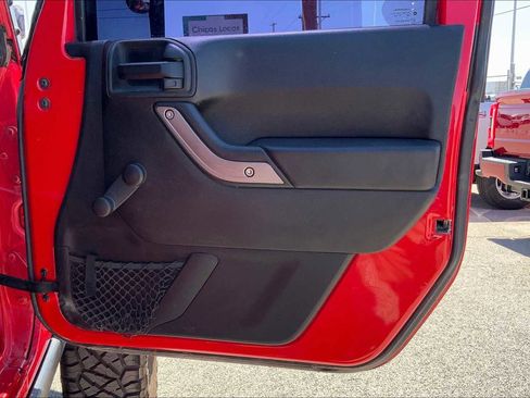 Used 2018 Jeep Wrangler Sport AWD/4WD image 22