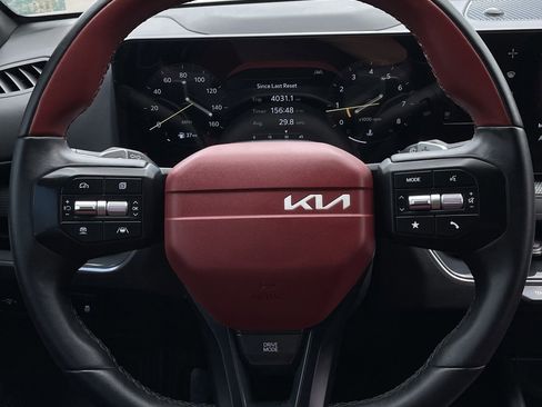 Used 2025 Kia K4 GT-Line w/ GT-Line Premium Package image 11