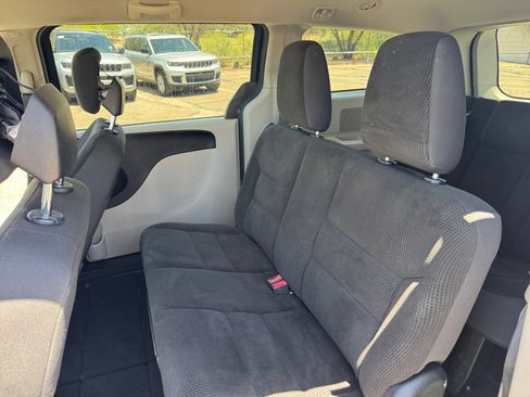 Used 2017 Dodge Grand Caravan SE w/ Power Window Group FWD image 17