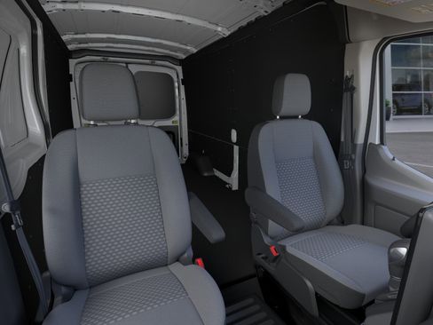 New 2026 Ford Transit 250 148 Medium Roof w/ Load Area Protection Package RWD image 4