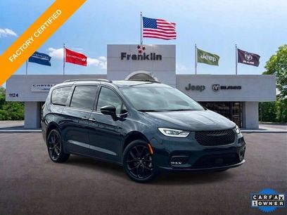 Certified 2025 Chrysler Pacifica Limited w/ Trailer Tow Group