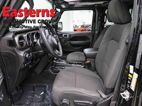 Used 2023 Jeep Wrangler Unlimited w/ Sun & Screen Package AWD/4WD image 14