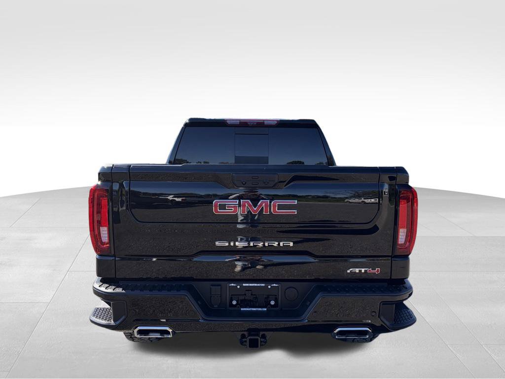 Used 2025 GMC Sierra 1500 AT4 w/ Technology Package AWD/4WD image 18