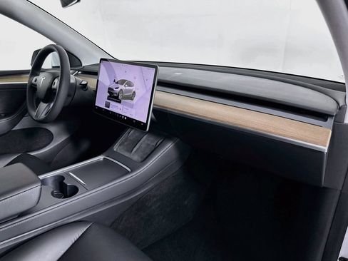 Used 2023 Tesla Model Y Long Range AWD/4WD image 29