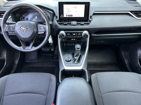 Used 2023 Toyota RAV4 LE image 10