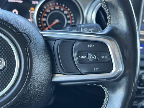 Used 2022 Jeep Wrangler Unlimited Sahara w/ Dual Top Group image 13