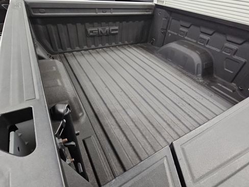 Used 2023 GMC Sierra 1500 SLT AWD/4WD image 36