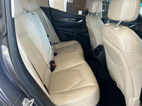Used 2015 Maserati Ghibli RWD image 32