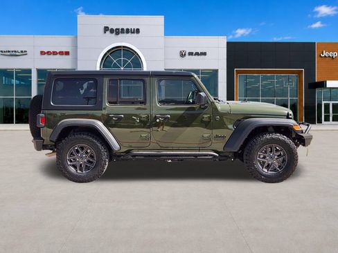 Used 2024 Jeep Wrangler Unlimited Sport AWD/4WD image 7