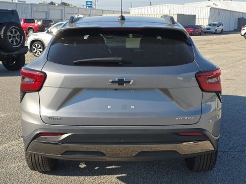 Used 2025 Chevrolet Trax ACTIV w/ Driver Confidence Package image 4