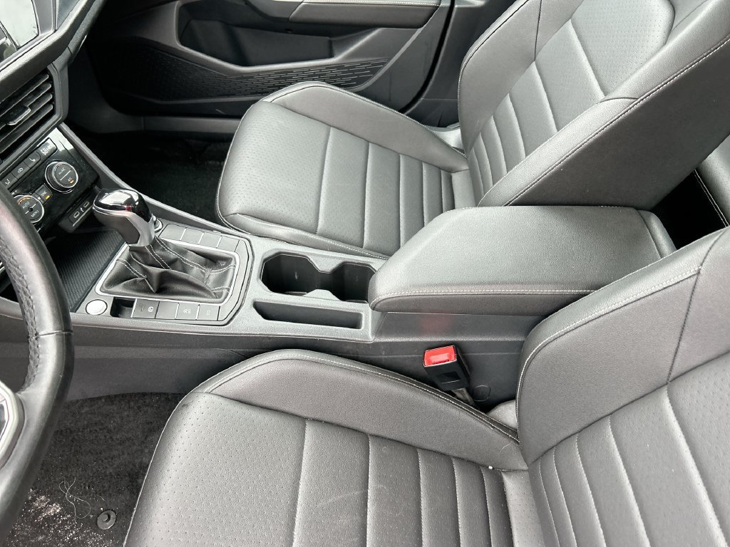 Used 2024 Volkswagen Jetta SE FWD image 27