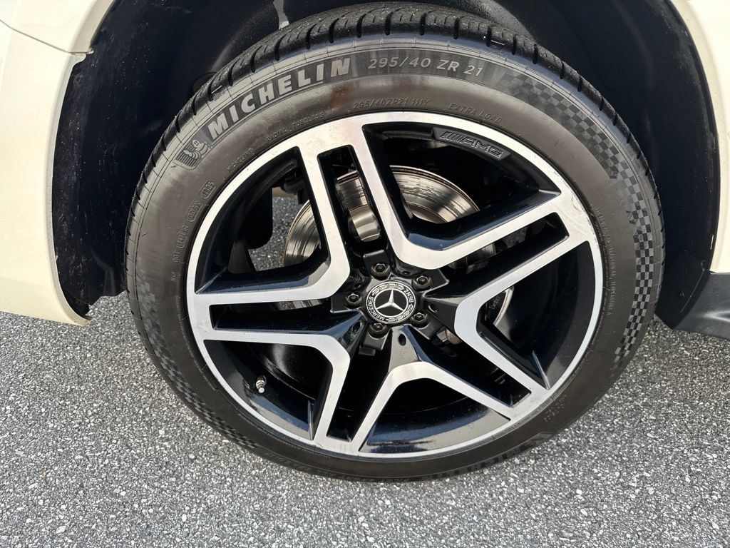 Used 2018 Mercedes-Benz GLS 550 4MATIC image 9