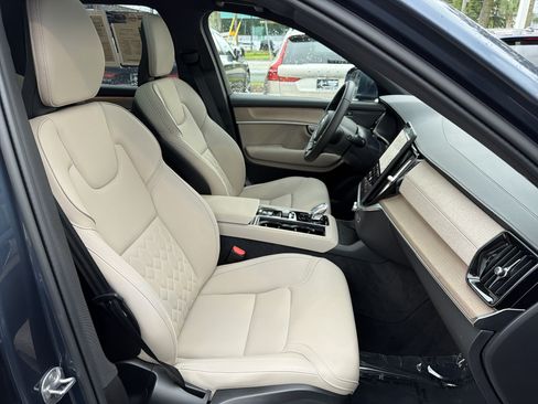 Certified 2026 Volvo XC90 B6 Plus AWD/4WD image 35