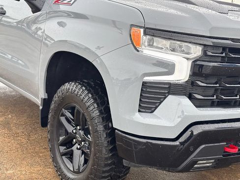 Used 2024 Chevrolet Silverado 1500 LT Trail Boss w/ Convenience Package II AWD/4WD image 5