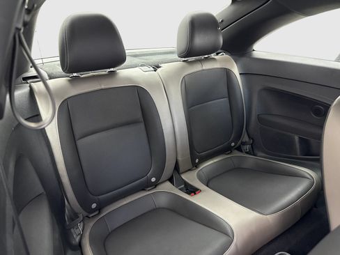 Used 2015 Volkswagen Beetle 1.8T Classic FWD image 39