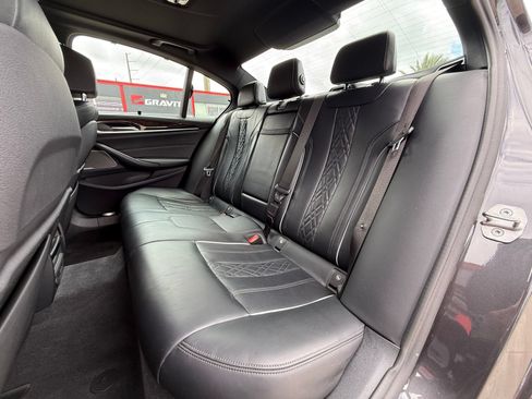 Used 2020 BMW M550i xDrive w/ Executive Package AWD/4WD image 19