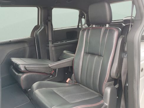 Used 2019 Dodge Grand Caravan GT FWD image 25