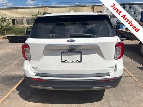 Used 2020 Ford Explorer XLT w/ Equipment Group 202A RWD image 11