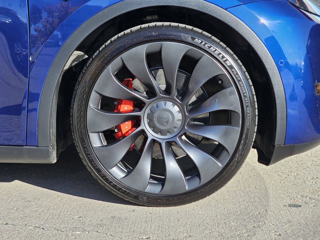 Used 2022 Tesla Model Y Performance AWD/4WD image 34