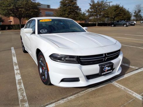 Used 2015 Dodge Charger SE w/ Popular Equipment Group image 3