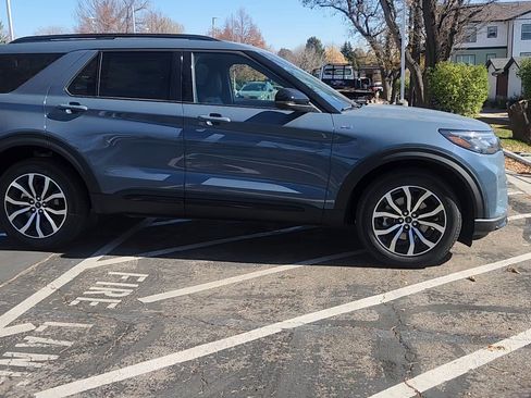 New 2026 Ford Explorer ST-Line image 8