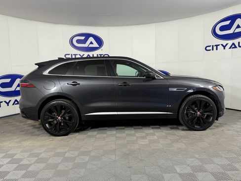 Used 2023 Jaguar F-PACE R-Dynamic S image 3