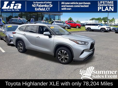 Used 2020 Toyota Highlander XLE AWD/4WD image 1