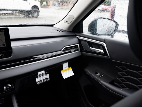 New 2026 Mitsubishi Outlander SEL image 10