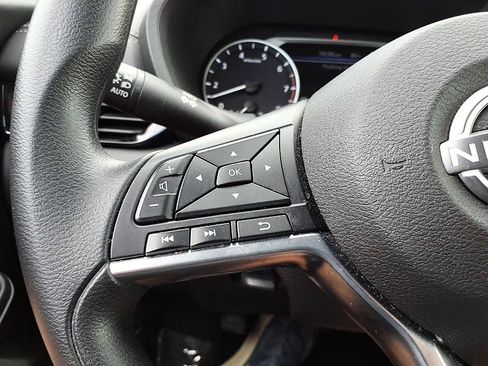 Used 2025 Nissan Sentra SV FWD image 29