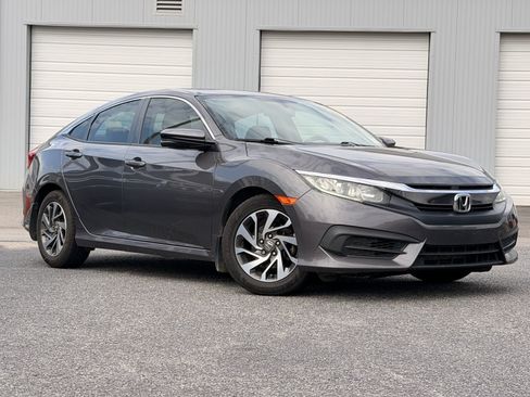 Used 2018 Honda Civic EX image 1