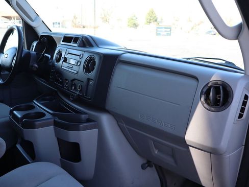Used 2012 Ford E-350 and Econoline 350 XLT image 17