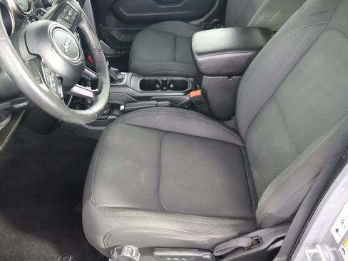 Used 2019 Jeep Wrangler Unlimited Sport S AWD/4WD image 22