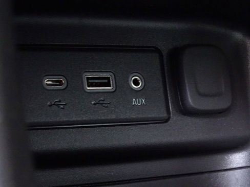 Used 2023 Chevrolet Equinox LT w/ LPO, Floor Liner Package image 37