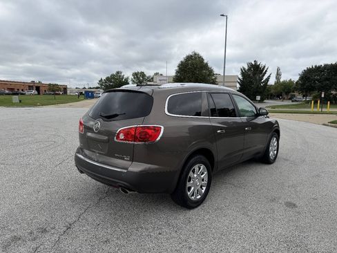 Used 2011 Buick Enclave CXL FWD image 4