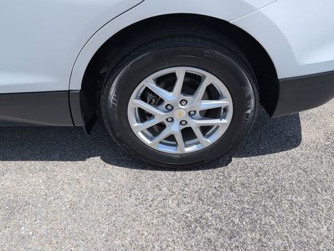 Used 2022 Chevrolet Equinox LS w/ Driver Confidence II Package FWD image 13