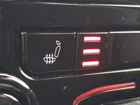 Used 2024 Jeep Grand Cherokee Altitude image 25