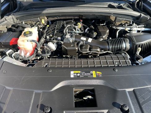 Used 2023 Jeep Grand Cherokee L Laredo image 10