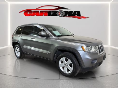 Used 2011 Jeep Grand Cherokee Laredo AWD/4WD image 2