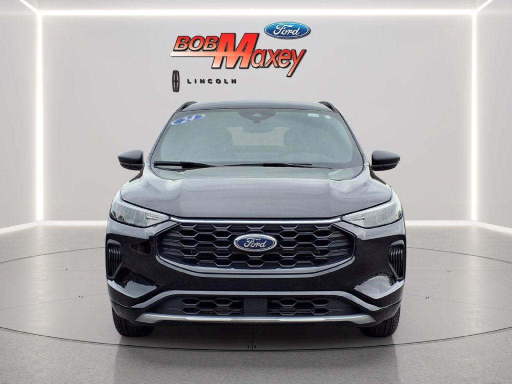 Used 2024 Ford Escape ST-Line w/ Tech Pack #1 AWD/4WD image 2