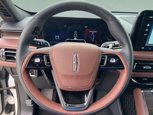 New 2025 Lincoln Aviator Reserve w/ Luxury Package RWD image 10