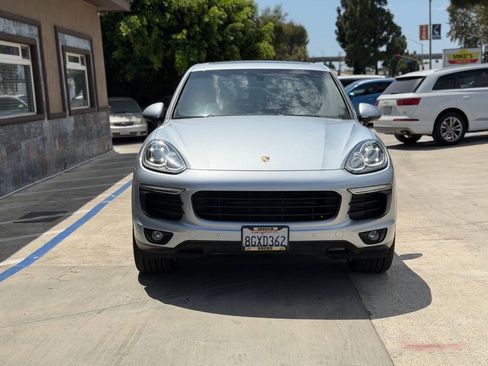 Used 2016 Porsche Cayenne AWD/4WD image 3
