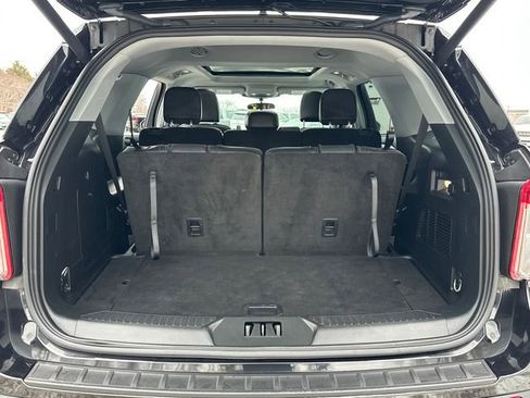 Used 2023 Ford Explorer XLT w/ Equipment Group 202A image 13