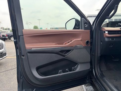Used 2025 Lincoln Navigator Reserve AWD/4WD image 22