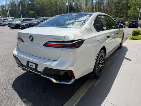 Used 2026 BMW 750e xDrive AWD/4WD image 7