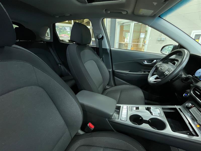 Used 2023 Hyundai Kona SEL FWD image 30