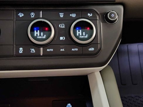 New 2026 Land Rover Defender 110 X-Dynamic SE AWD/4WD image 36