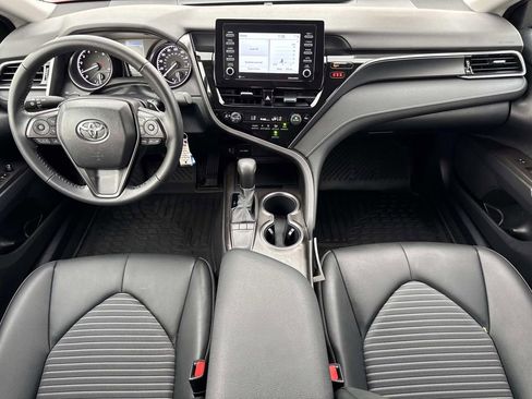 Used 2023 Toyota Camry SE image 8